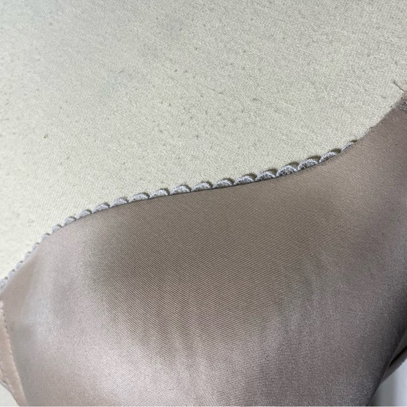 Victoria’s Secret Body By Victoria Lined Perfect Coverage Nude Beige Bra 34DDD/F - Picture 10 of 11